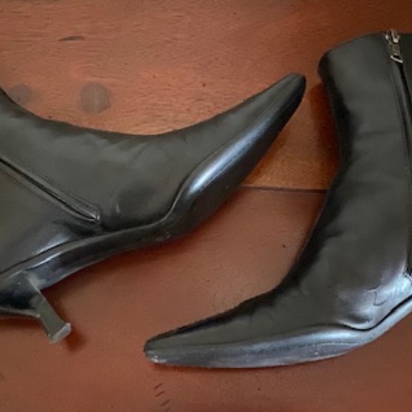 Authentic Prada Black Leather Kitten Heel Boot size 40 - Picture 4 of 11